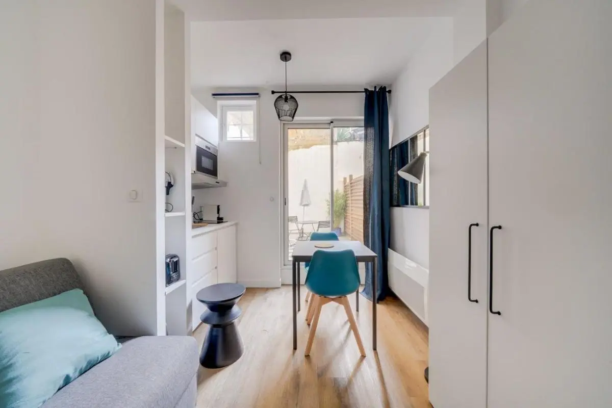 Image 2 of Lovely studio in Chartrons with terrace