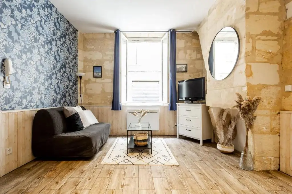 Image of Lurbe Bleue I Peaceful & Charming 4pax apartment I Bordeaux City Center