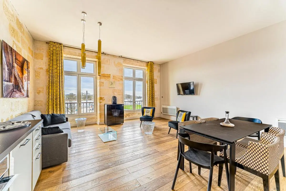 Image 3 of Magnifiques Appartements sur les Quais de Bordeaux