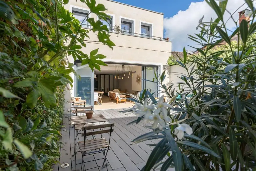 Image of Maison d’hôtes, terrasse & jacuzzi en plein centre