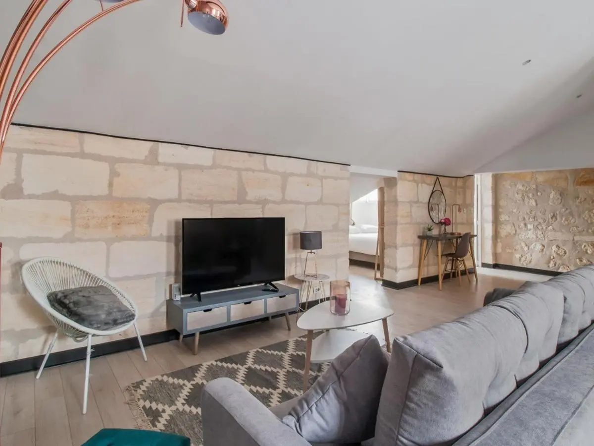 Image 4 of Notre Dame Apartment