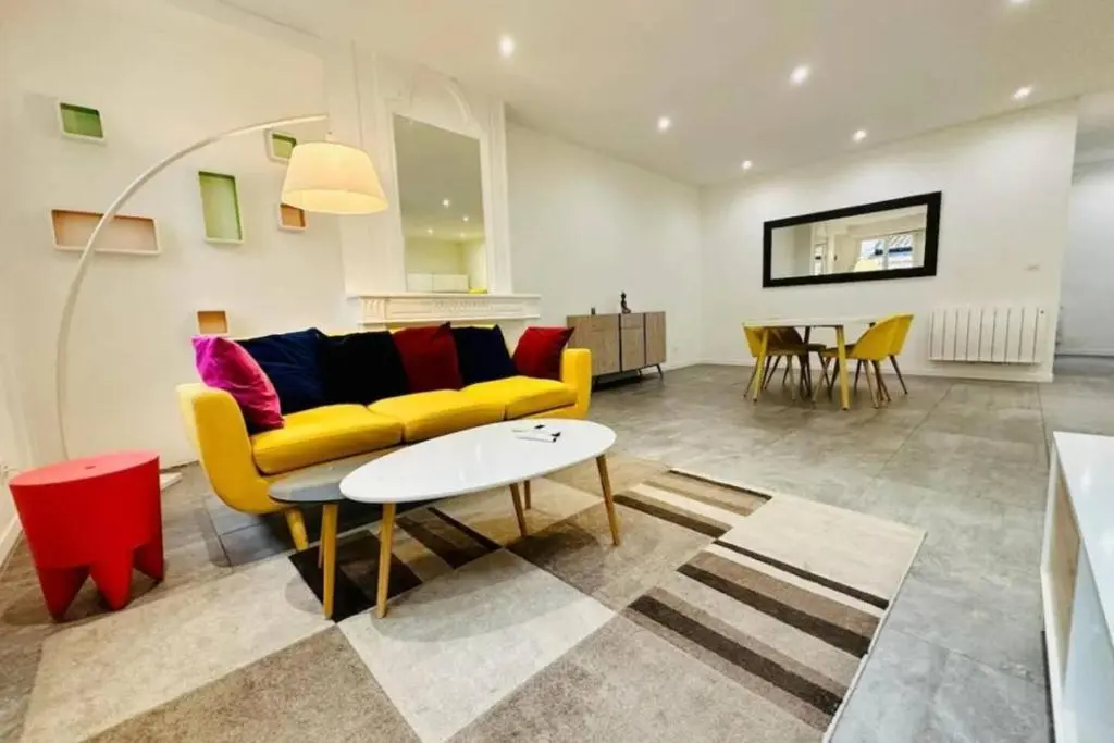 Image of Remarkable 2-Bed Apartment in Bordeaux