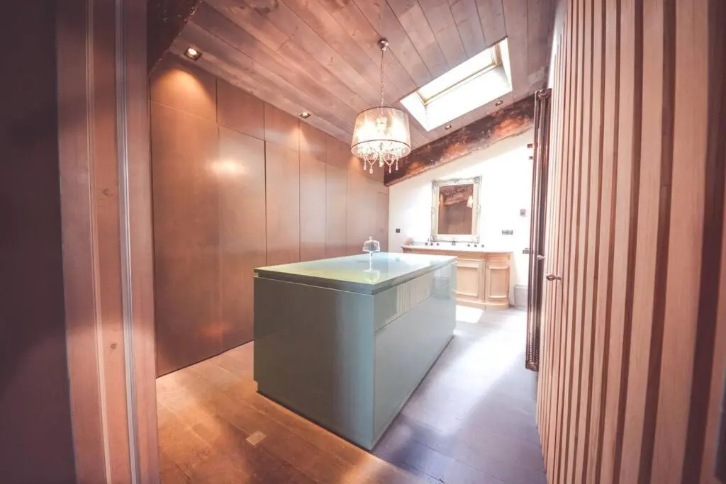 Image 2 of Splendide Chai 700 m2 Bordeaux