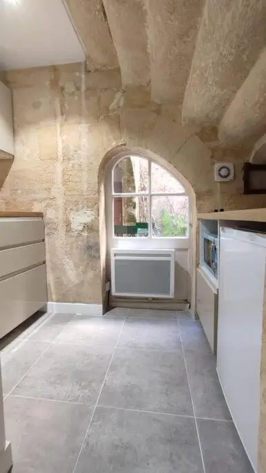 Image 4 of Studio sur patio au coeur des Chartrons