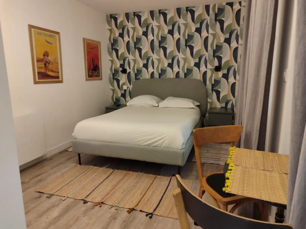 Image 1 of Studio sur patio au coeur des Chartrons