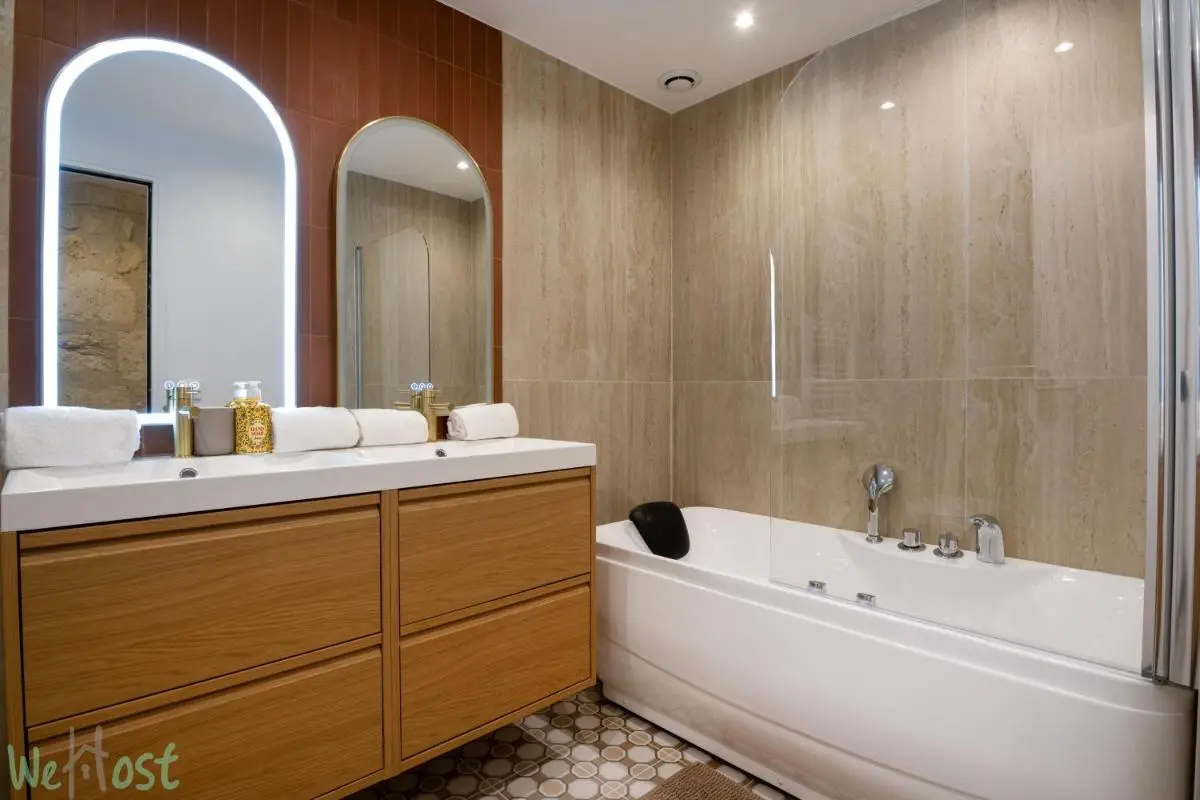 Image 2 of Sublime 2-bedroom apartment – Historical center