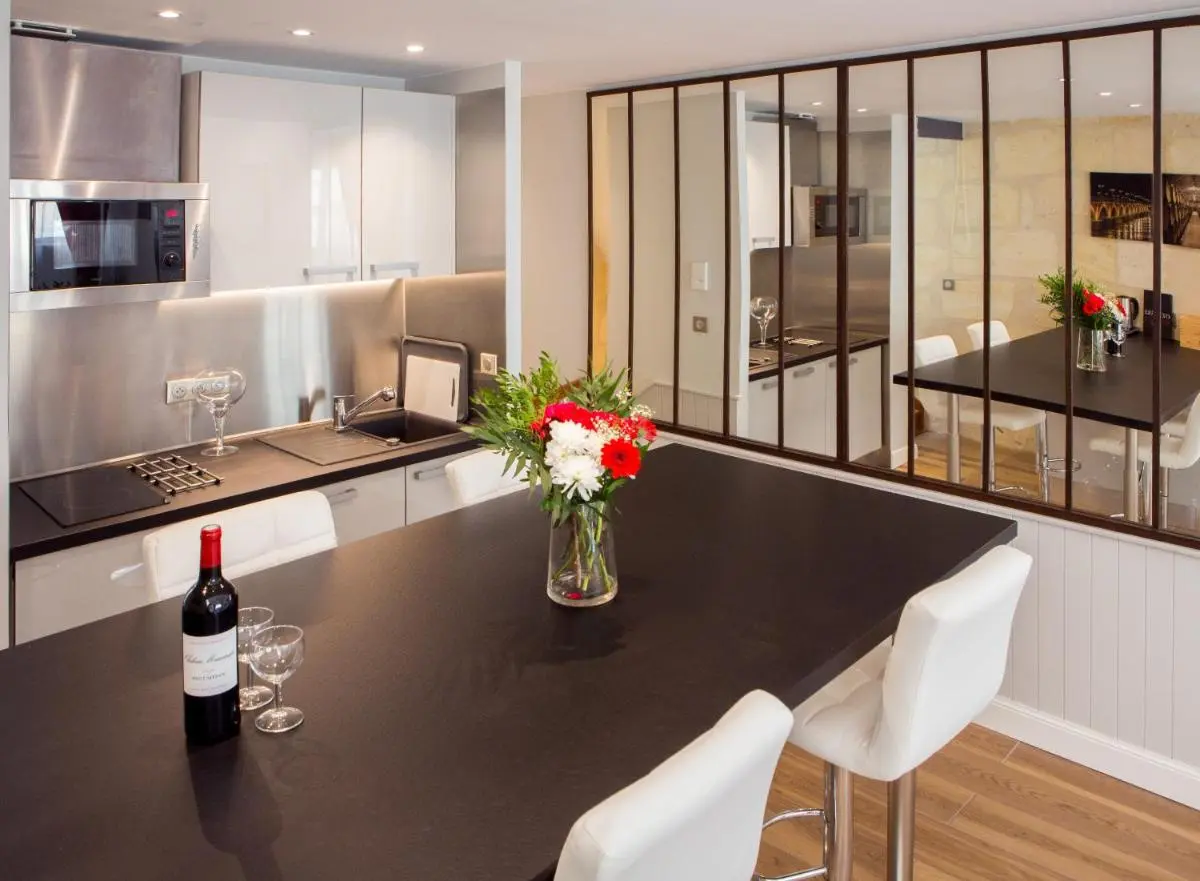 Image 2 of Superbe Duplex en Hypercentre avec Rooftop et Climatisation
