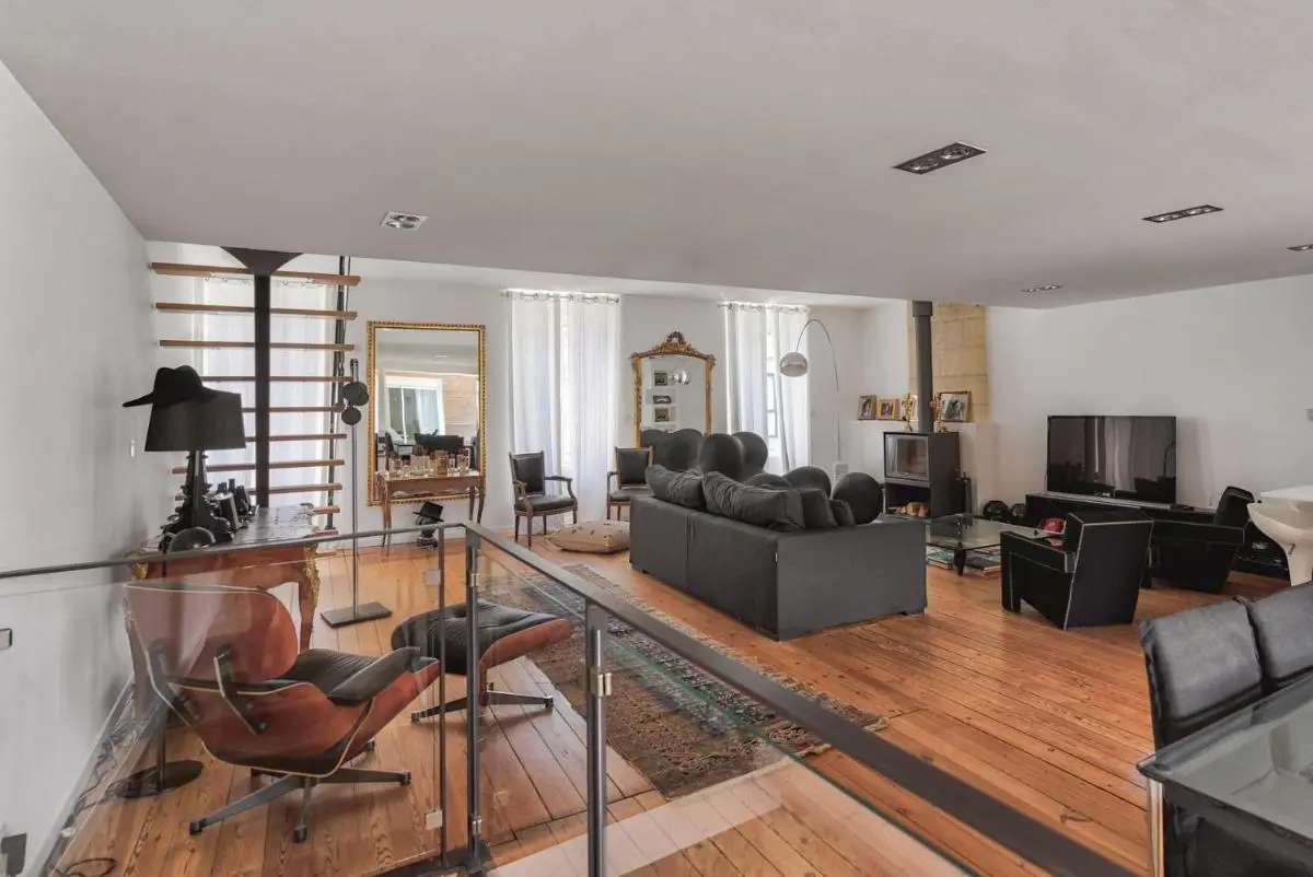 Image 1 of Superbe loft avec patio à Bordeaux