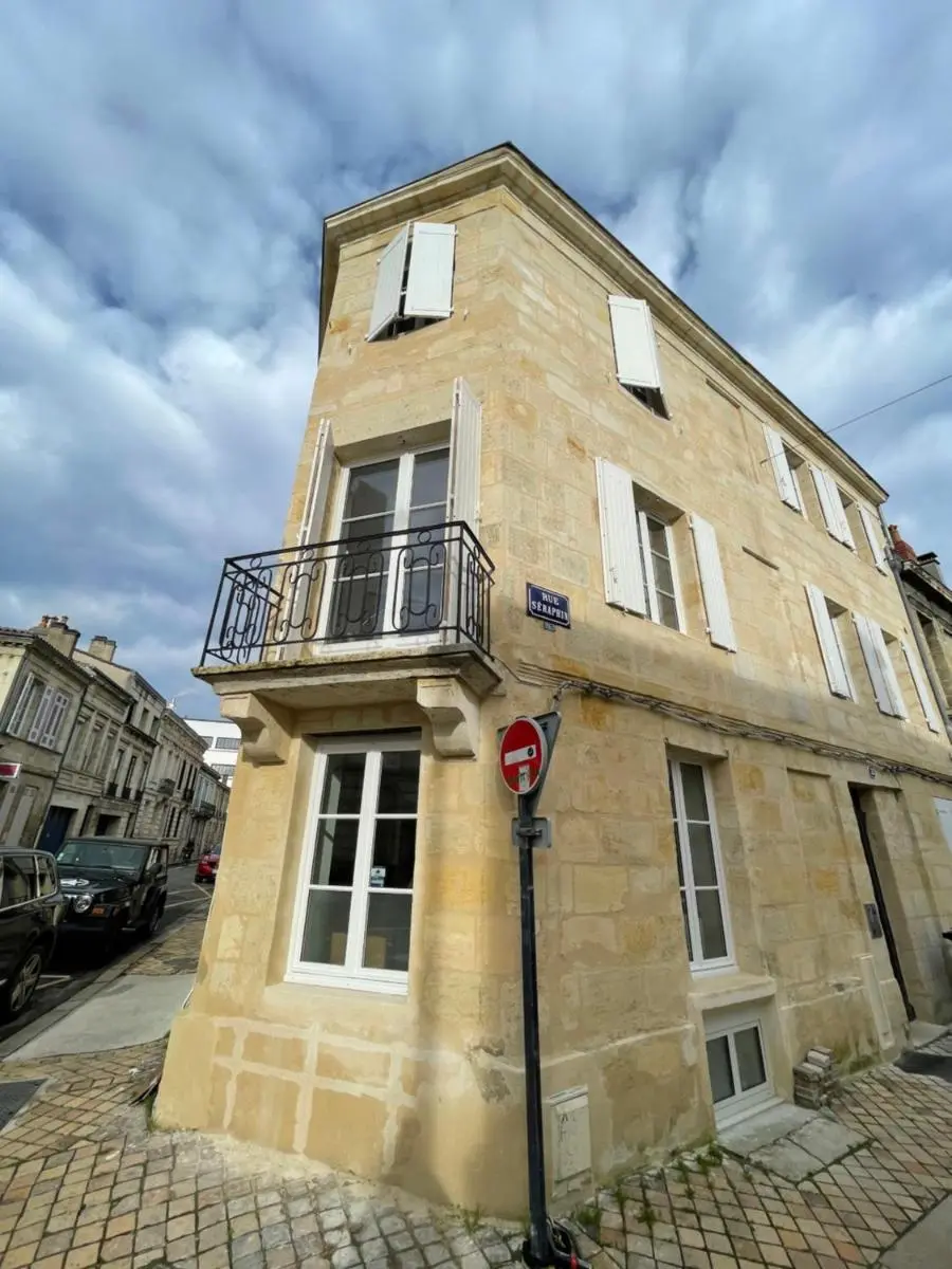 Image 5 of le loft bleu – un atelier-cocon élégant & central