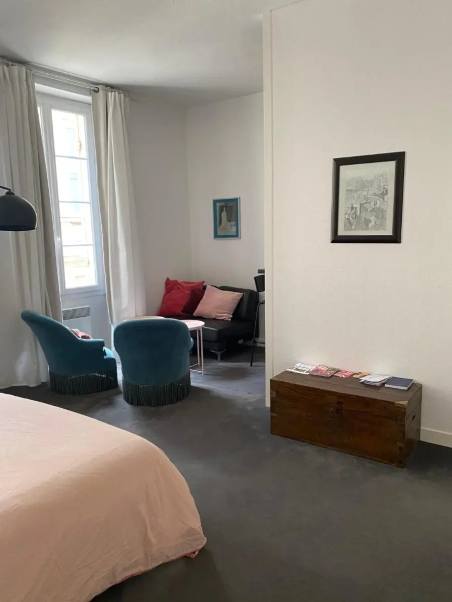 Image 1 of studio de 30 m2 dans le triangle d’or de Bordeaux