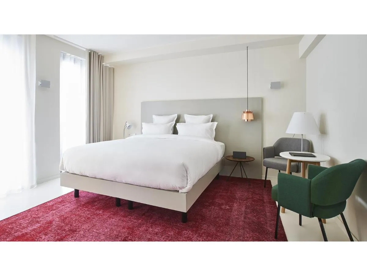 Image 6 of 9Hotel Sablon