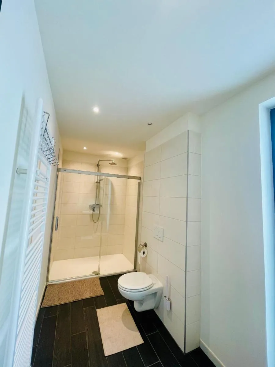 Image 4 of Down Town Spacious Loft Retreat with Private Parking