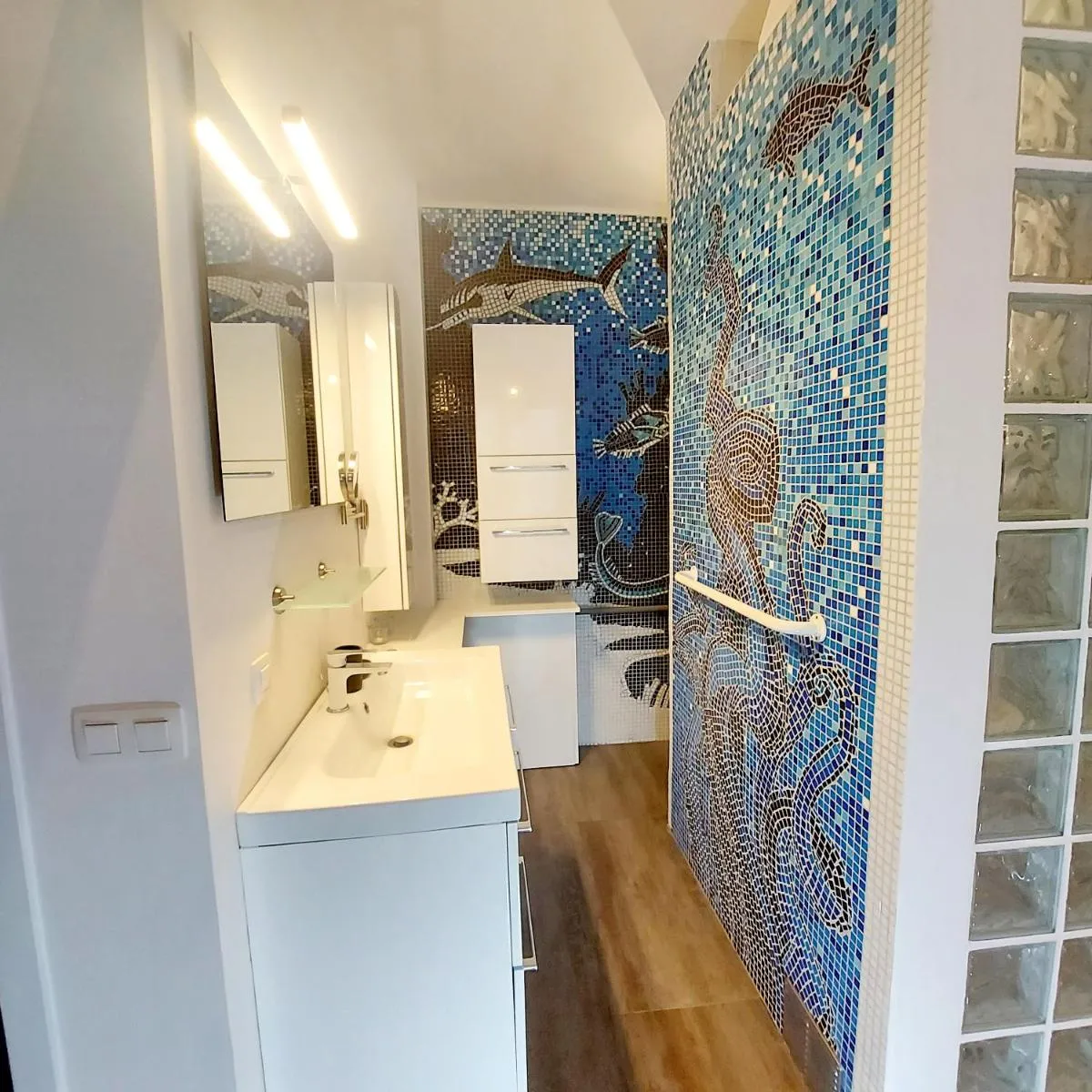Image 6 of New Charming Grand Place Apartment