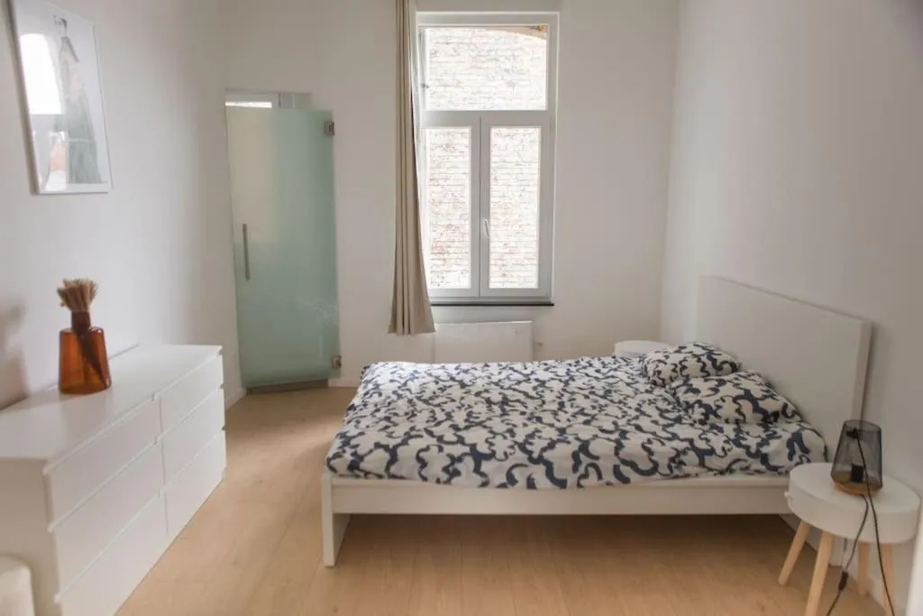 Image 2 of Appartement Proche Gare du Midi