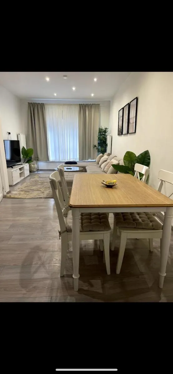 Image 2 of Appartement spacieux avec terrasse et garage privé