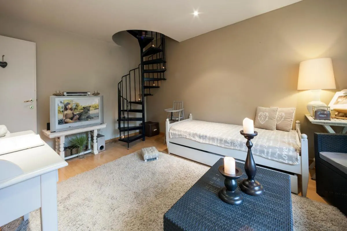 Image 2 of B&B Le 36