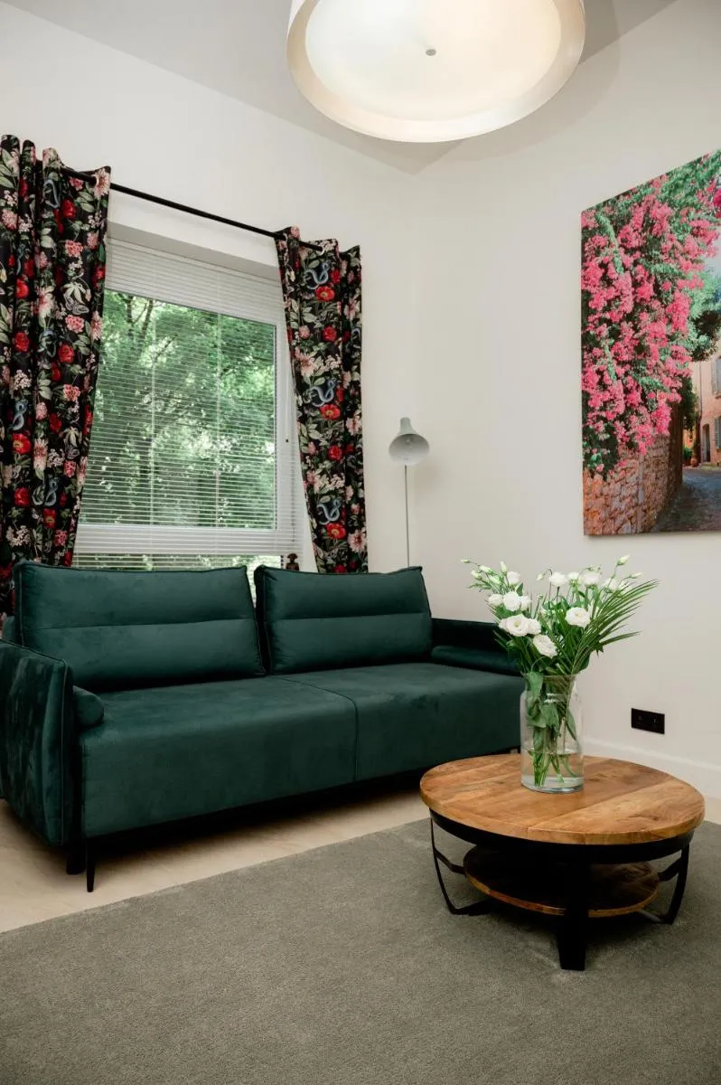 Image 3 of Beauty Suite