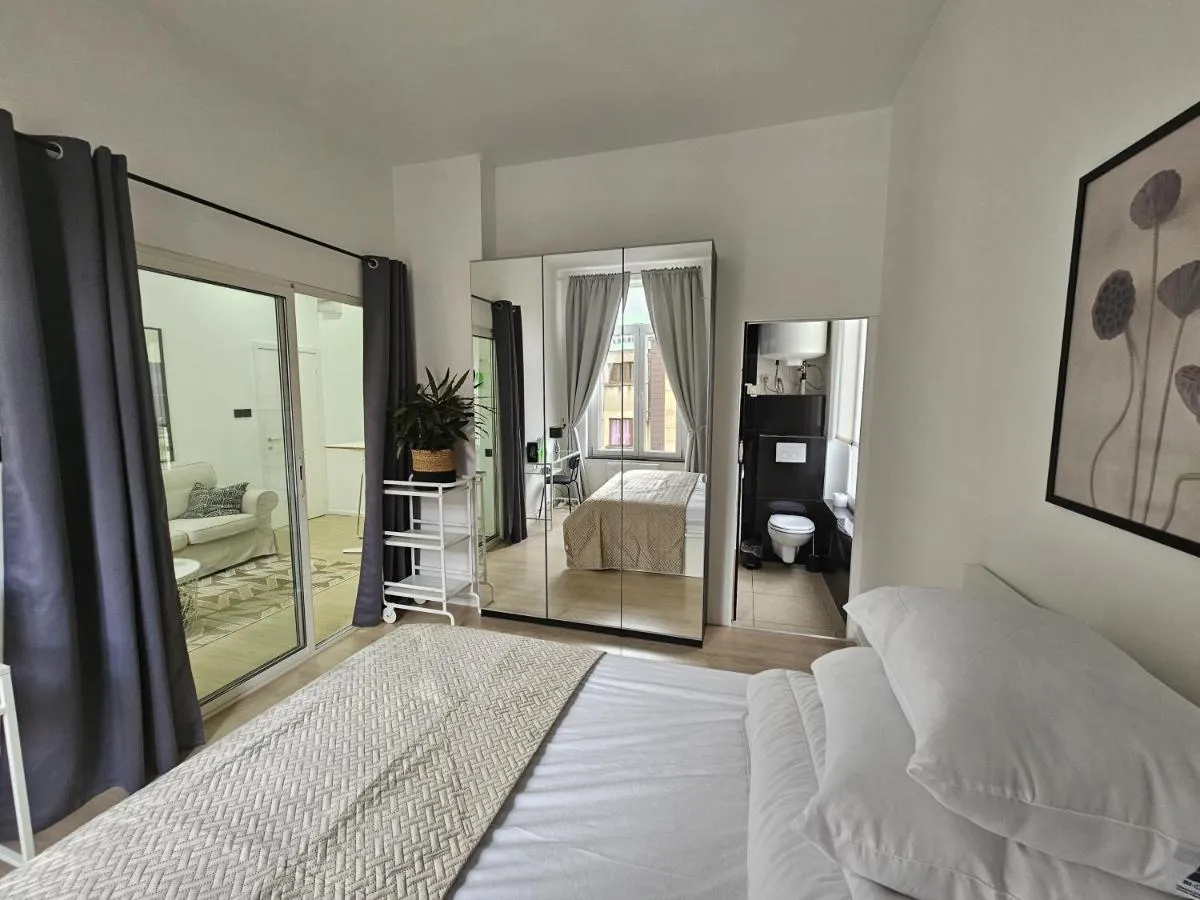 Image 1 of Cosy Studio dansaert