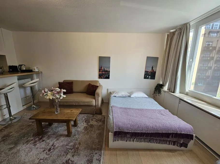 Image 6 of Cosy studio 4