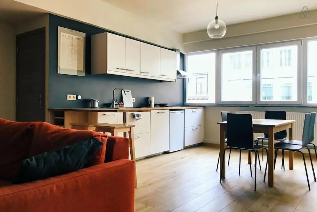 Image 2 of Fully equipped two bedroom apartment Schuman area