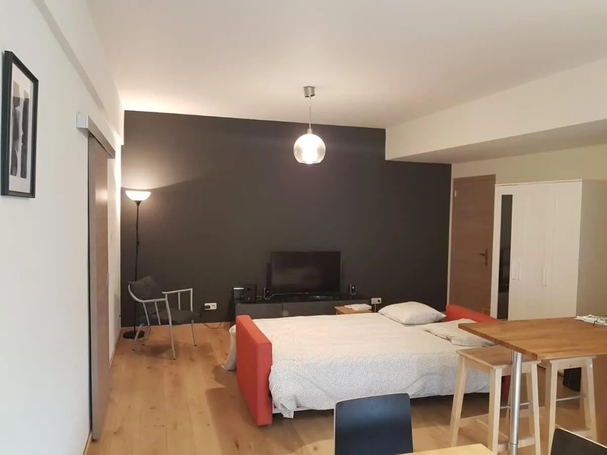 Image 5 of Fully equipped two bedroom apartment Schuman area
