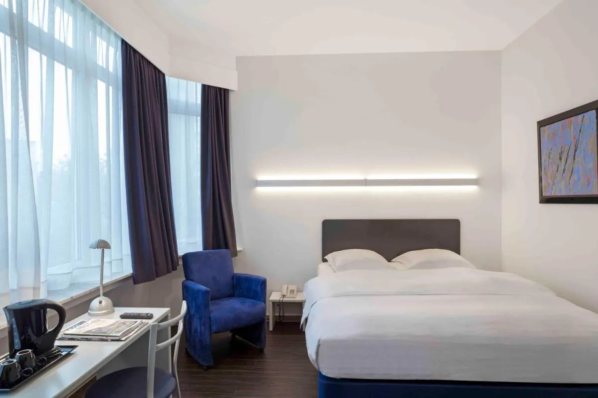 Image 1 of Hôtel Argus by happyCulture