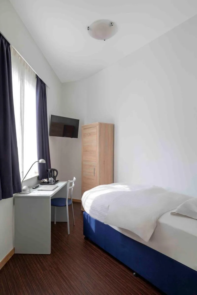 Image 6 of Hôtel Argus by happyCulture