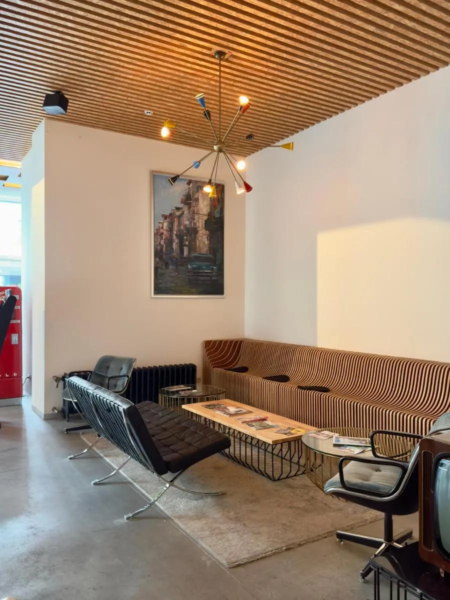 Image 4 of Hotel Retro