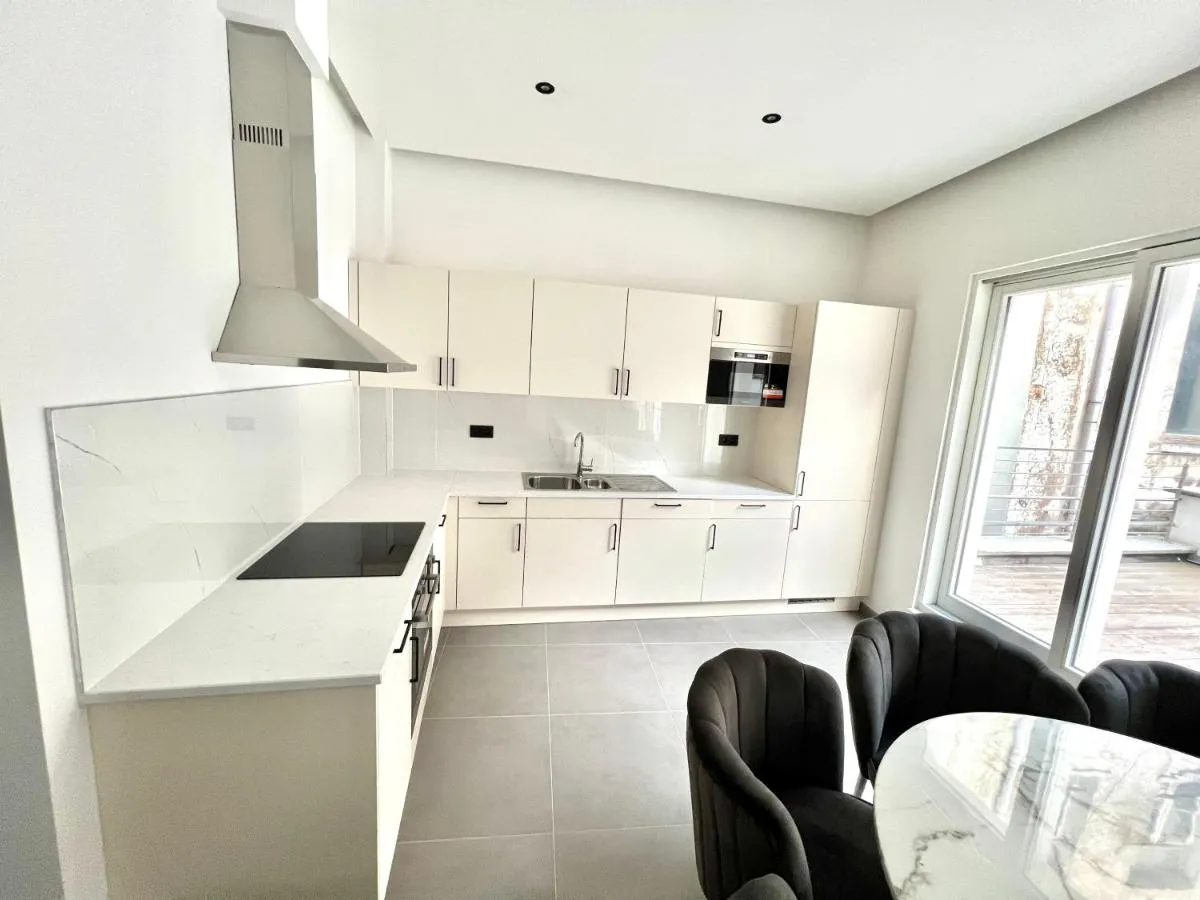 Image 3 of Luxury Brand New Apartment