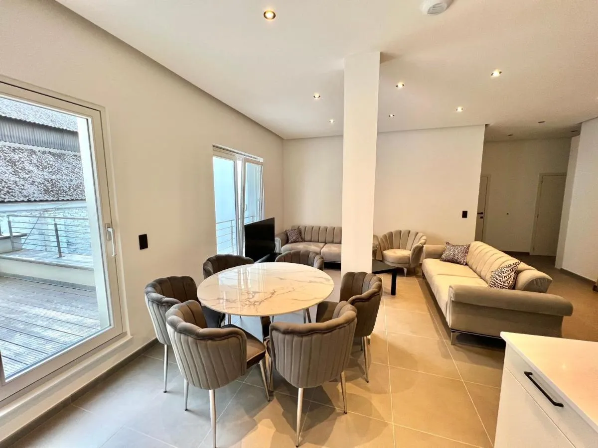 Image 2 of Luxury Brand New Apartment
