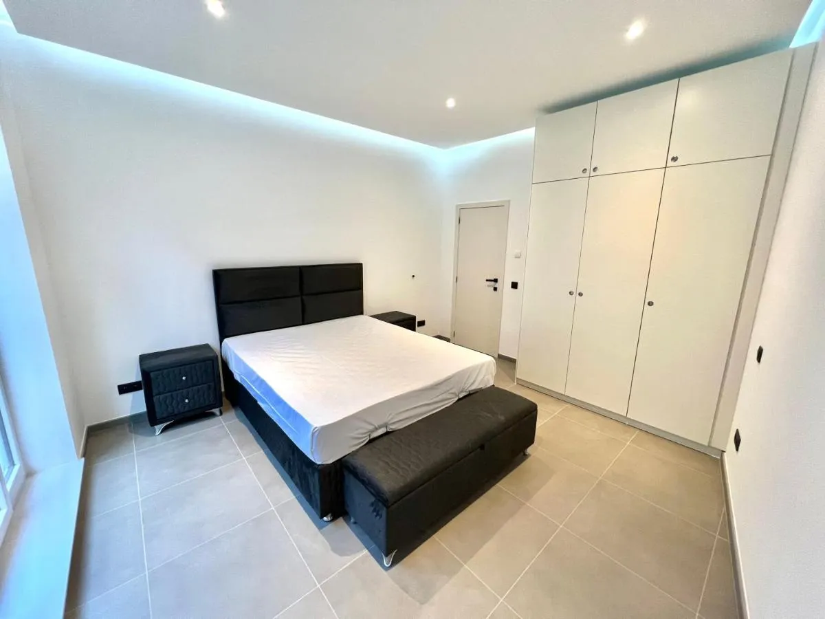Image 5 of Luxury Brand New Apartment
