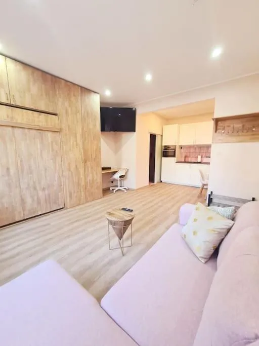 Image 5 of Magnolia Pink Studio New and fully equipped