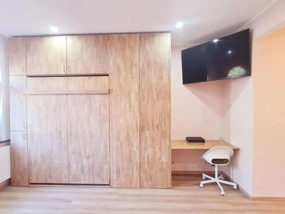 Image 1 of Magnolia Pink Studio New and fully equipped
