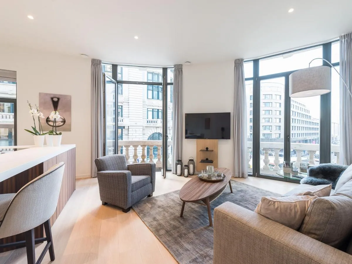 Image 3 of Modern Central 1BR Suite – 90 sqm