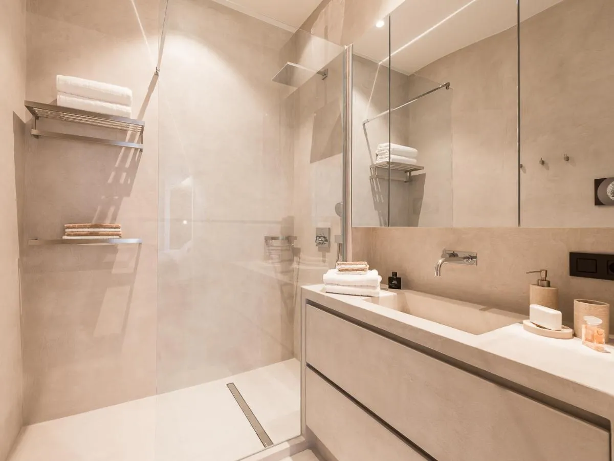 Image 5 of Modern Central 1BR Suite – 90 sqm