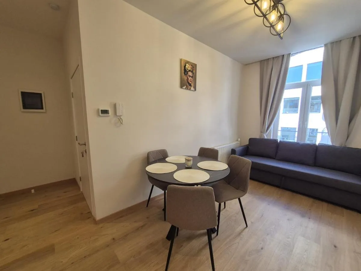 Image 6 of Modern apartment near Avenue Louise