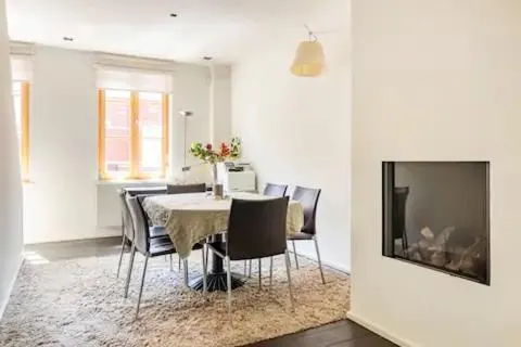 Image 5 of *NEW*Premium Tranquil apartment close to centre
