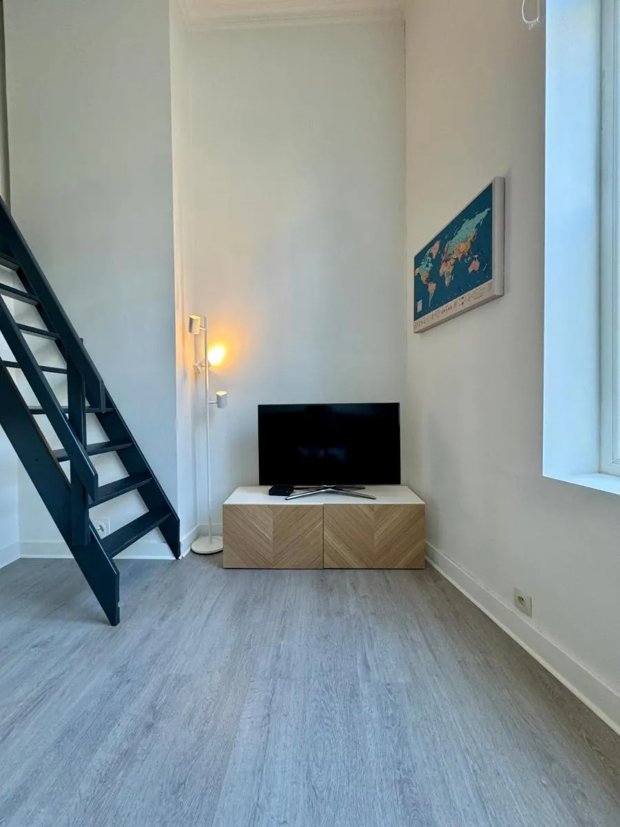 Image 2 of Studio avec chambre en mezzanine