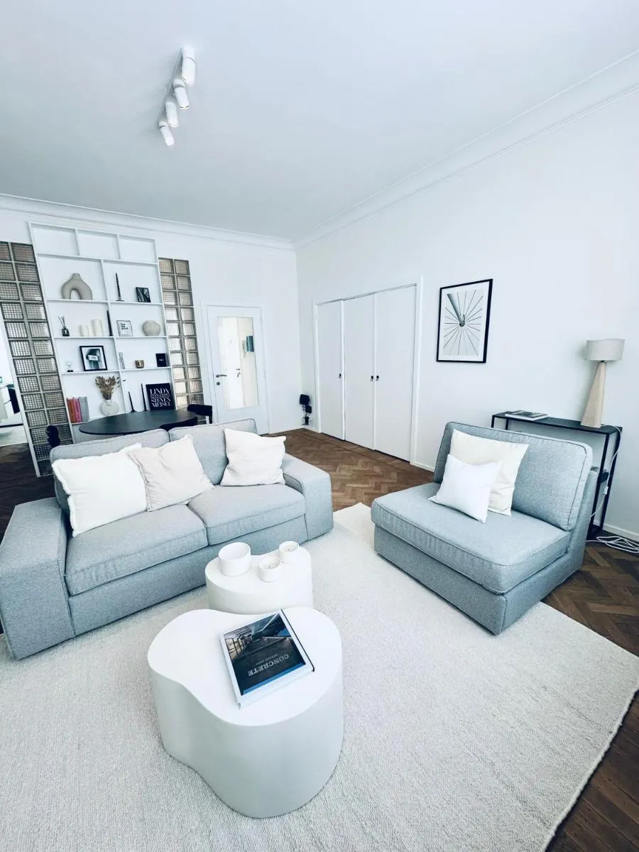 Image 2 of Superbe appartement – Quartier Louise !