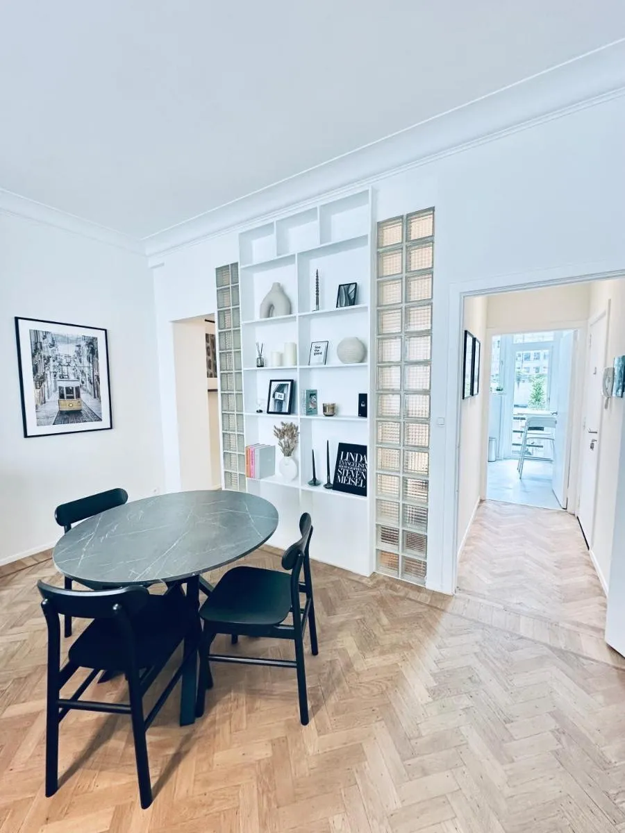 Image 3 of Superbe appartement – Quartier Louise !