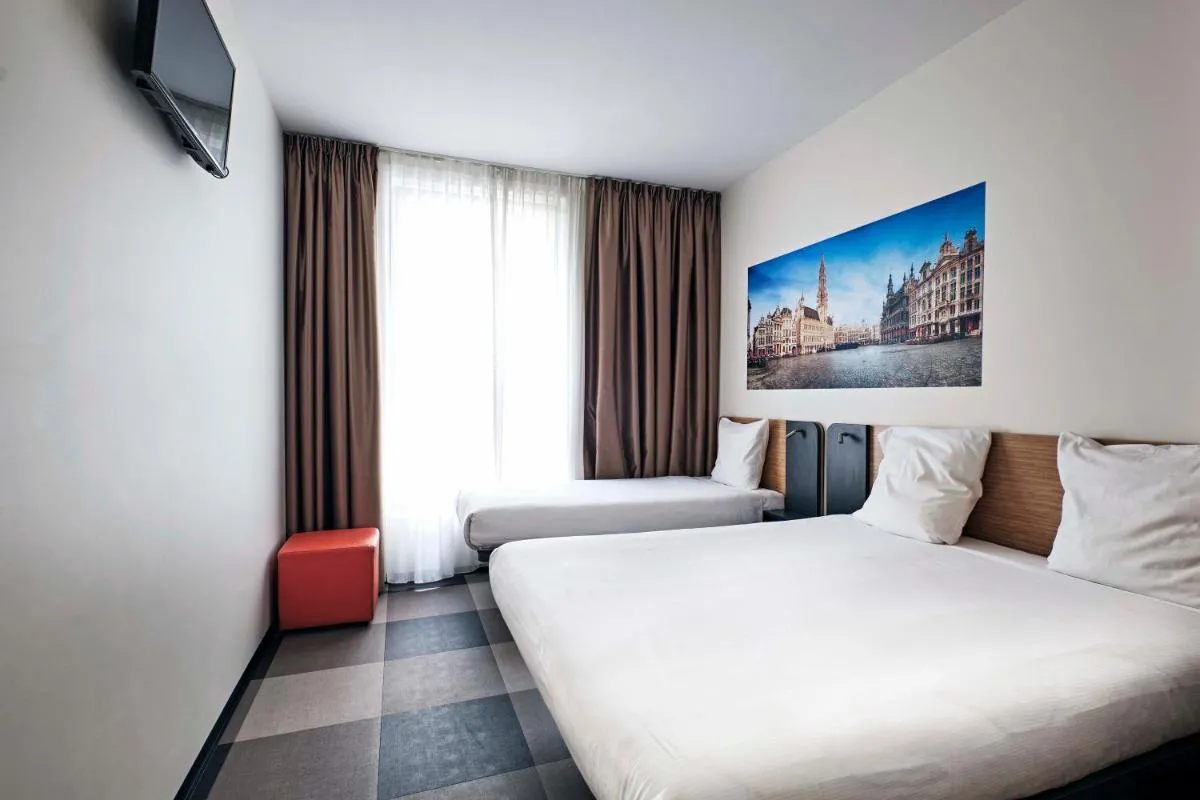 Image 4 of easyHotel Brussels City Centre