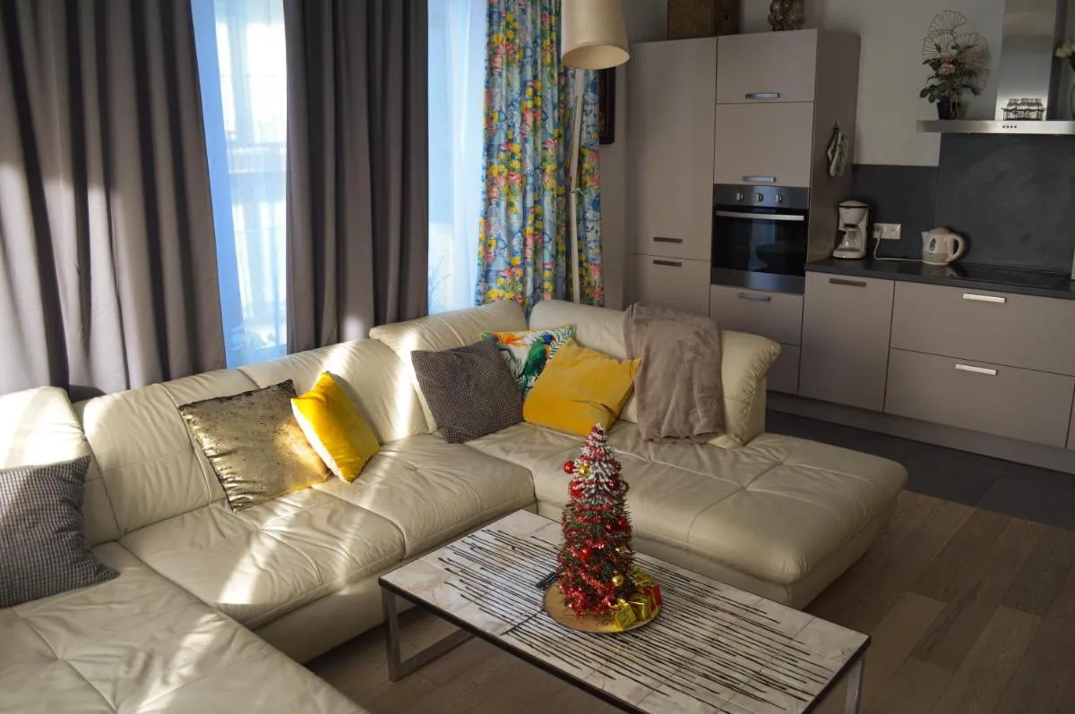 Image 1 of 1BR apt métro Hopital Erasme Bordet handicapt friendly