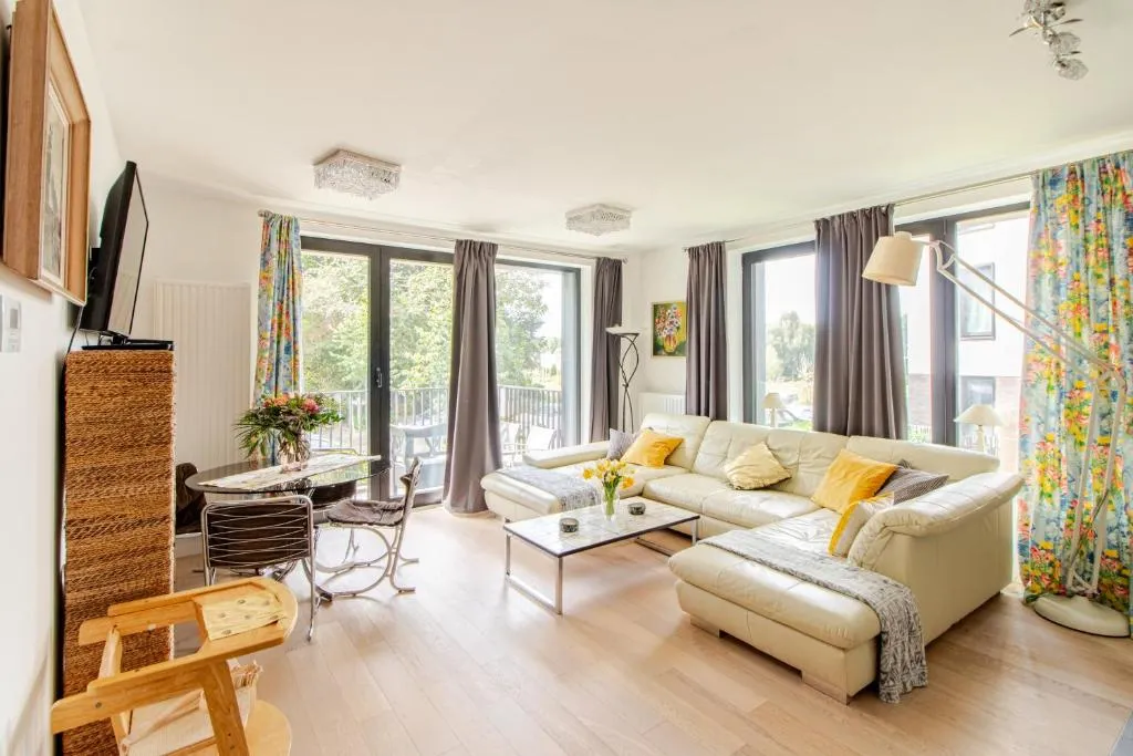 Image of 1BR apt métro Hopital Erasme Bordet handicapt friendly