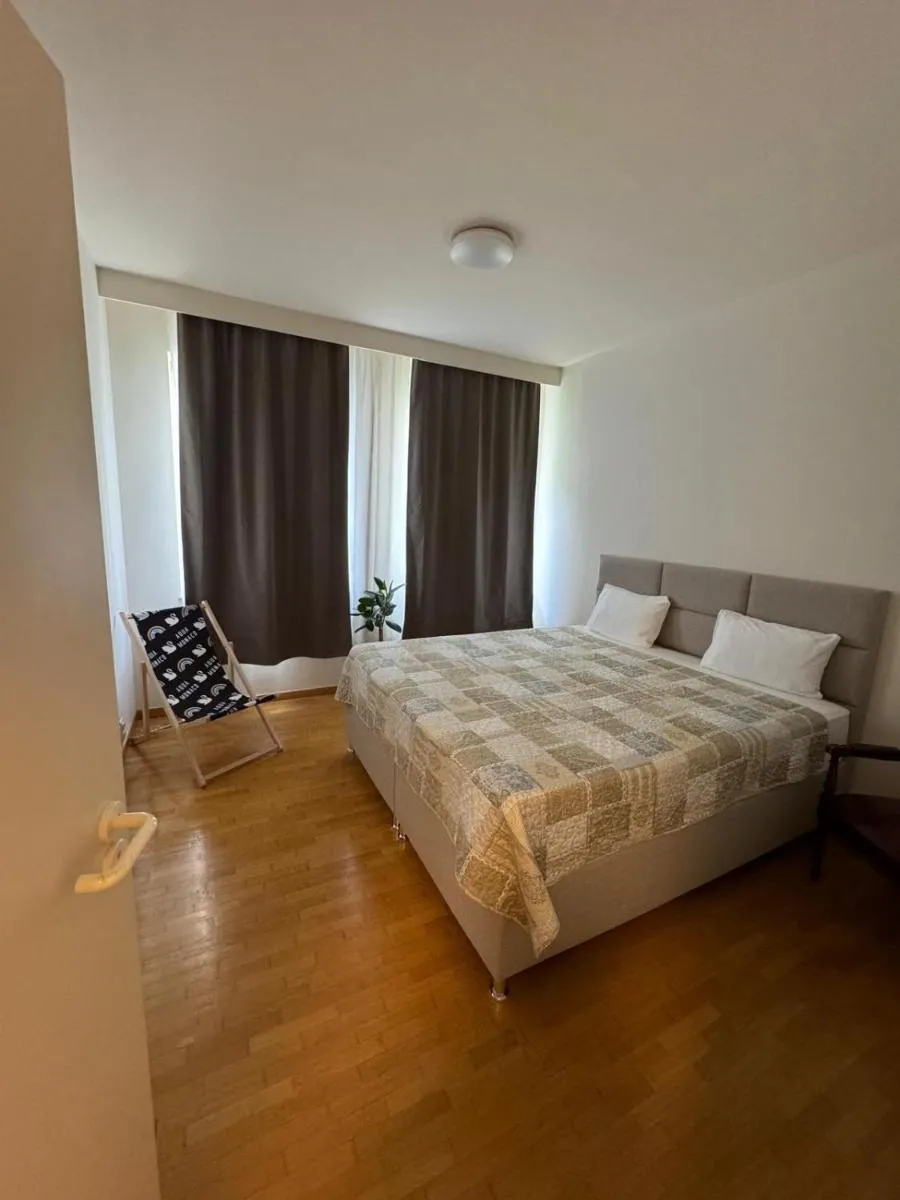 Image 4 of Apartment