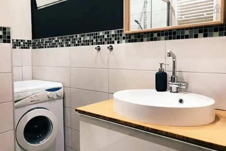 Image 6 of Appartement entièrement rénové et équipé de deux chambres dans le quartier Schuman