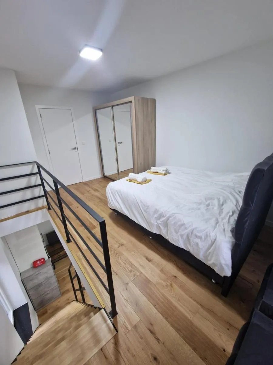 Image 2 of Appartement luxe 1