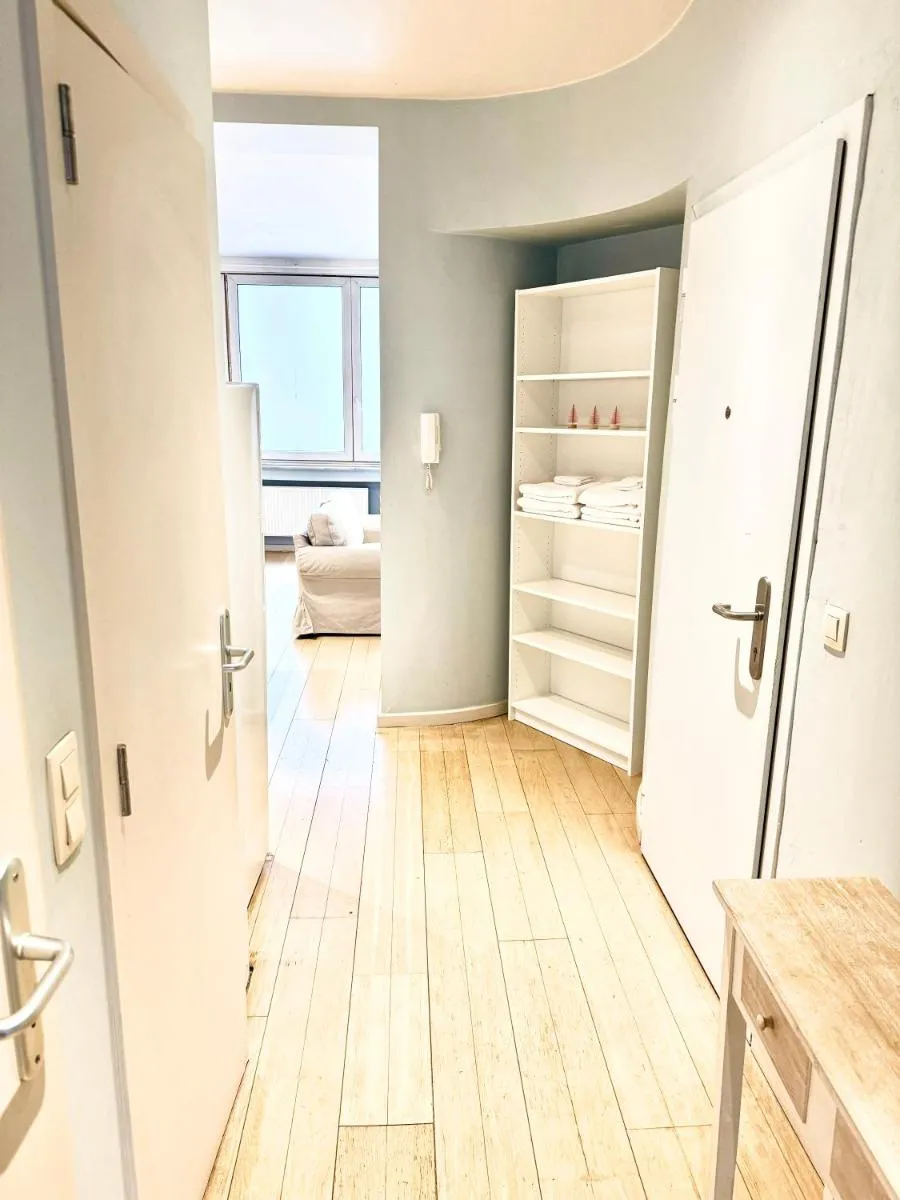 Image 2 of Beautiful 2 bedroom familiar luxury apartment