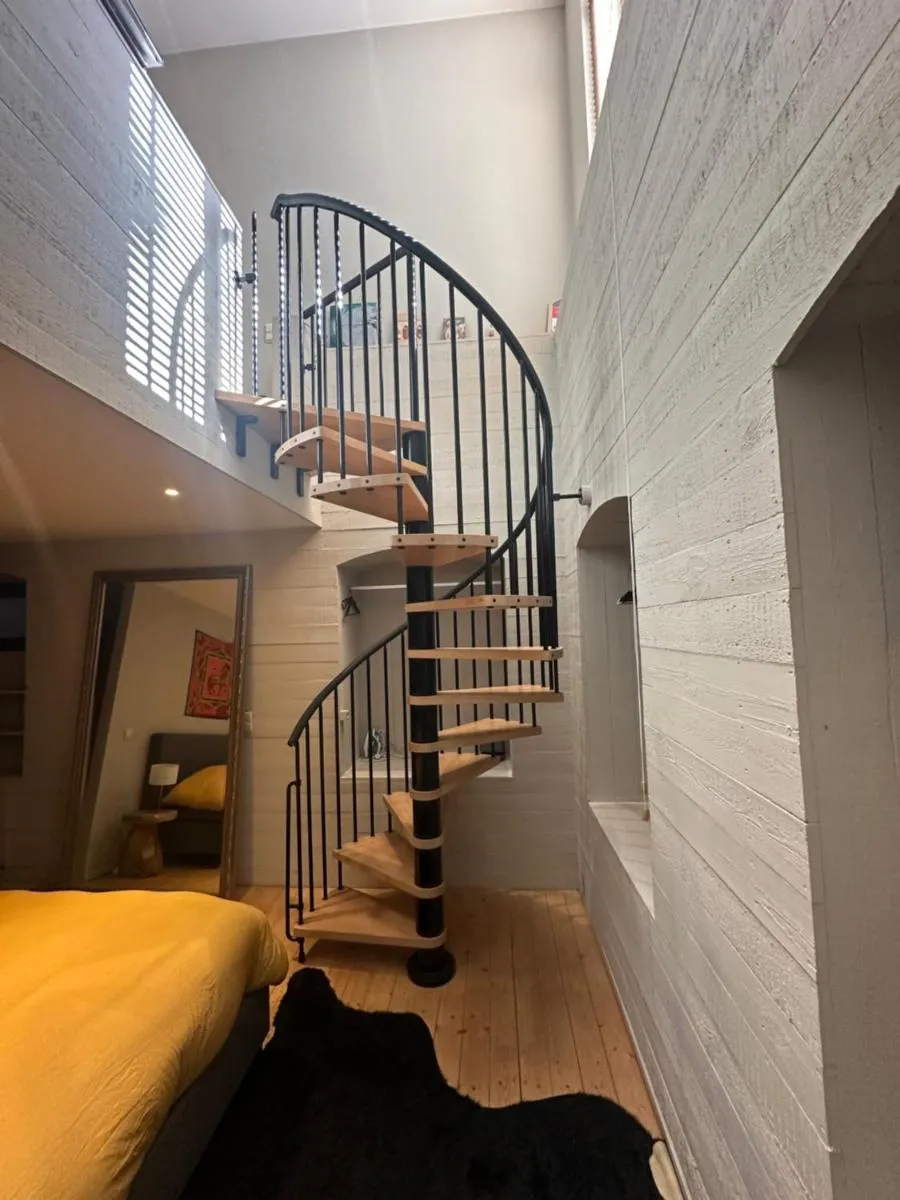 Image 2 of Beautiful luxurious 1 bedroom apartment in the heart of the European Quarter