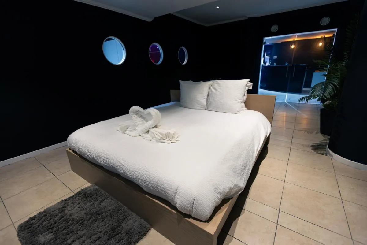 Image 4 of Blvck Spa