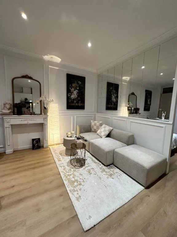 Image of Charming Apartment in Saint-Gilles, Brussels, Perfect Getaway